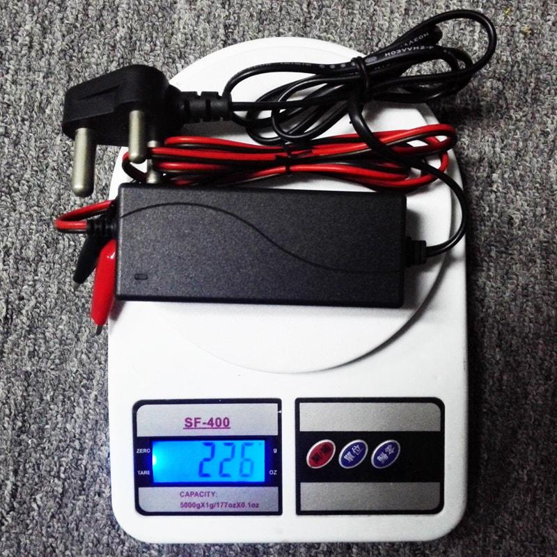 Venta directa de fábrica 54.6V 0.5A 30W Cargador para 13s 48V 46.8V Li-Ion / Lithium Polymer Battery